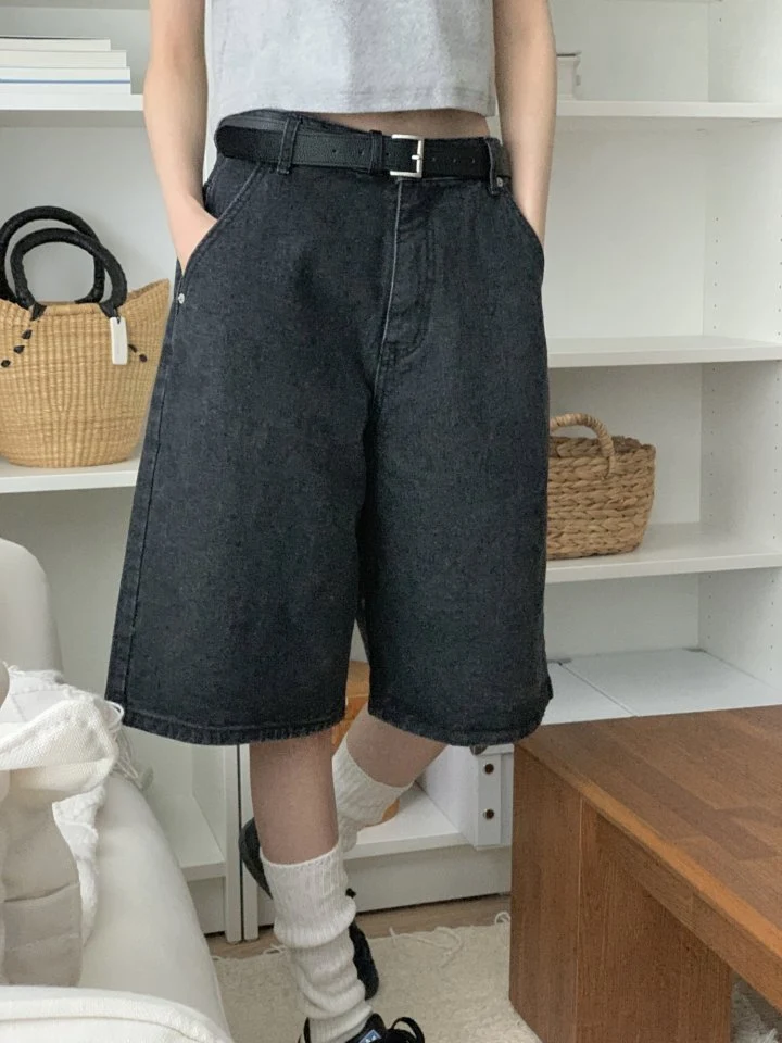 I'm here - Korean Women Fashion - #womensfashion - Diagonal Black Denim Bermuda Shorts - 12