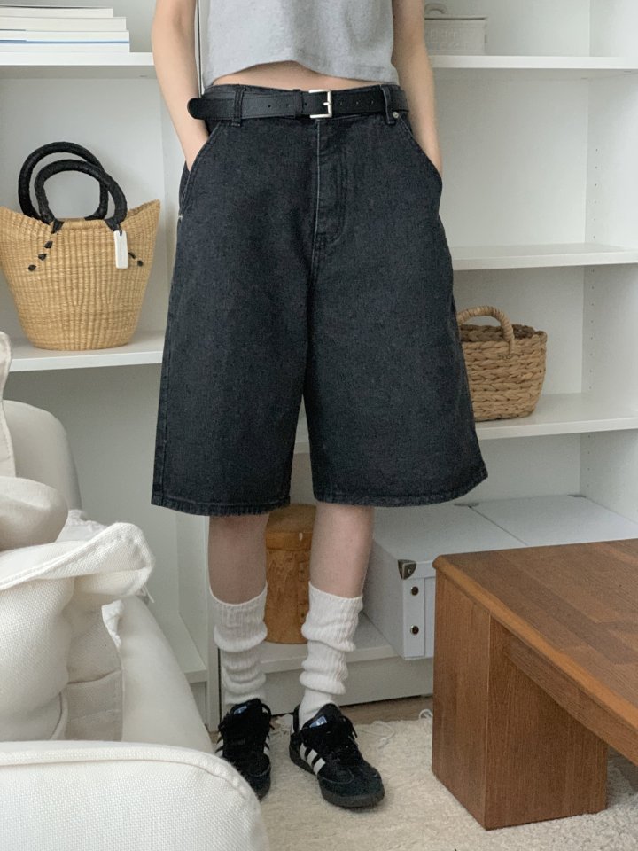 I'm here - Korean Women Fashion - #womensfashion - Diagonal Black Denim Bermuda Shorts - 2