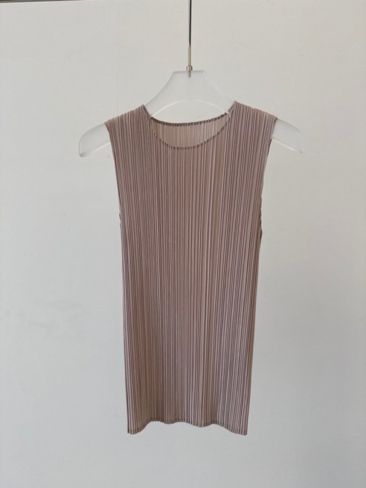Janie - Korean Women Fashion - #pursuepretty - Pleated Sleeveless - 3