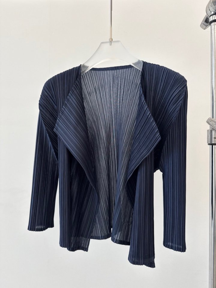 Janie - Korean Women Fashion - #vintagekidsstyle - Liiplests Pleated 3/4 Sleeve Cardigan - 3