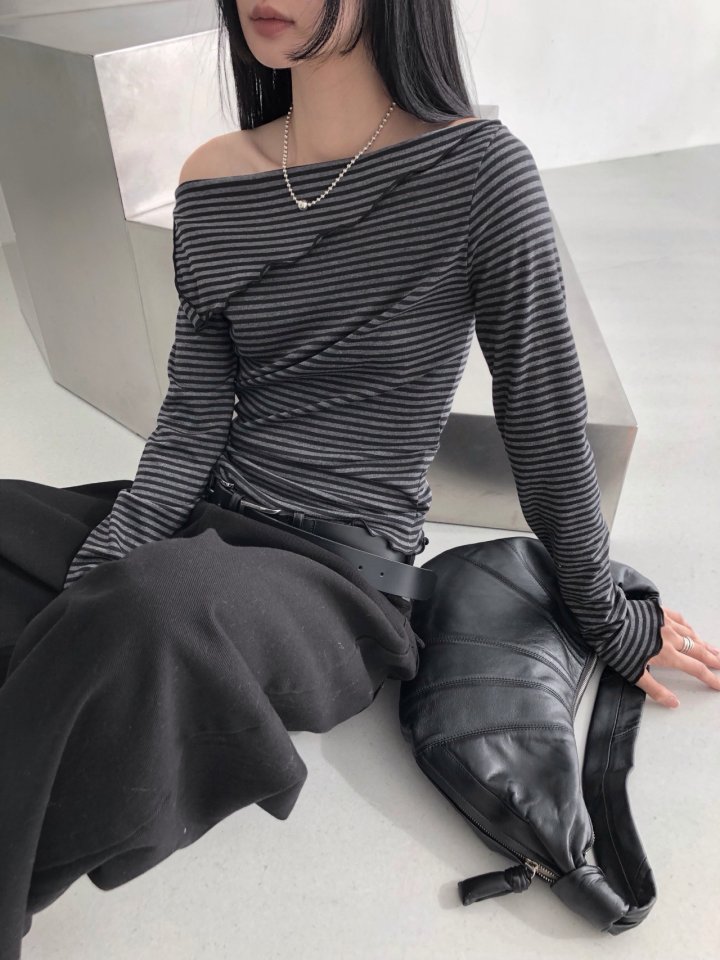Jeiin - Korean Women Fashion - #momslook - Lily Off Long Sleeve Tee - 10