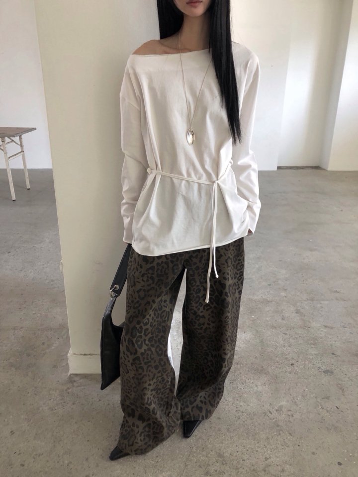 Jeiin - Korean Women Fashion - #momslook - Cutting Long Sleeve Tee - 3