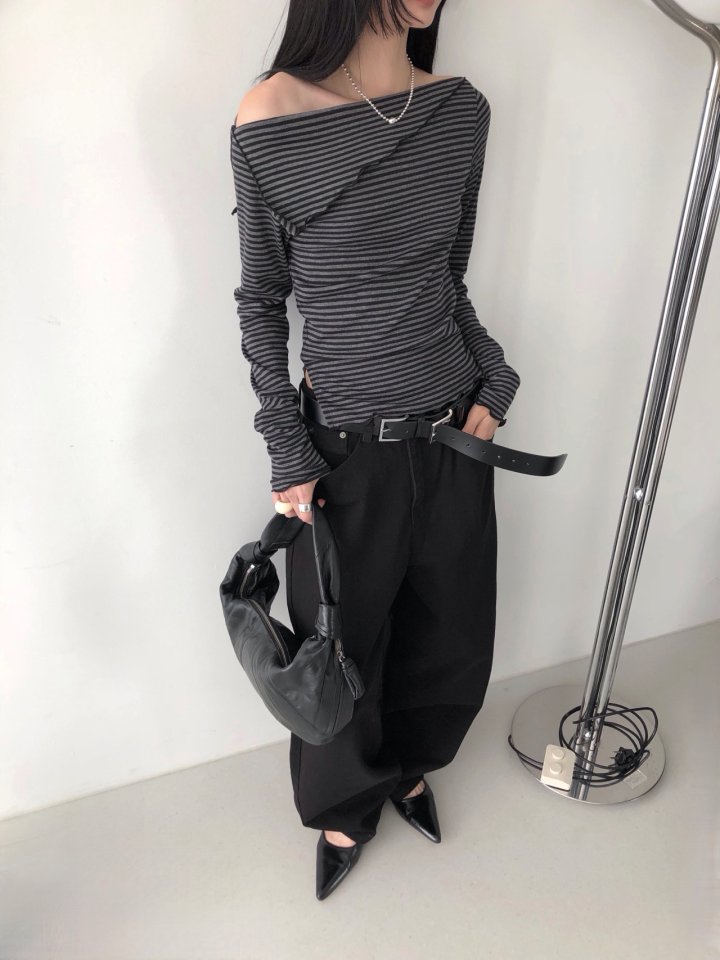 Jeiin - Korean Women Fashion - #womensfashion - Lily Off Long Sleeve Tee - 3