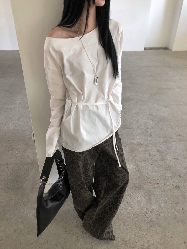 Jeiin - Korean Women Fashion - #womensfashion - Cutting Long Sleeve Tee - 5