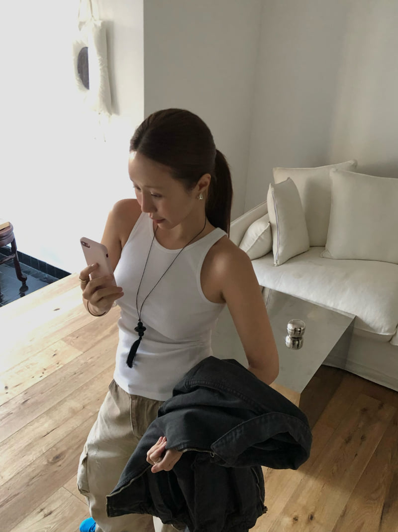 Made - Korean Women Fashion - #momslook - Muse Sleeveless Tee - 2