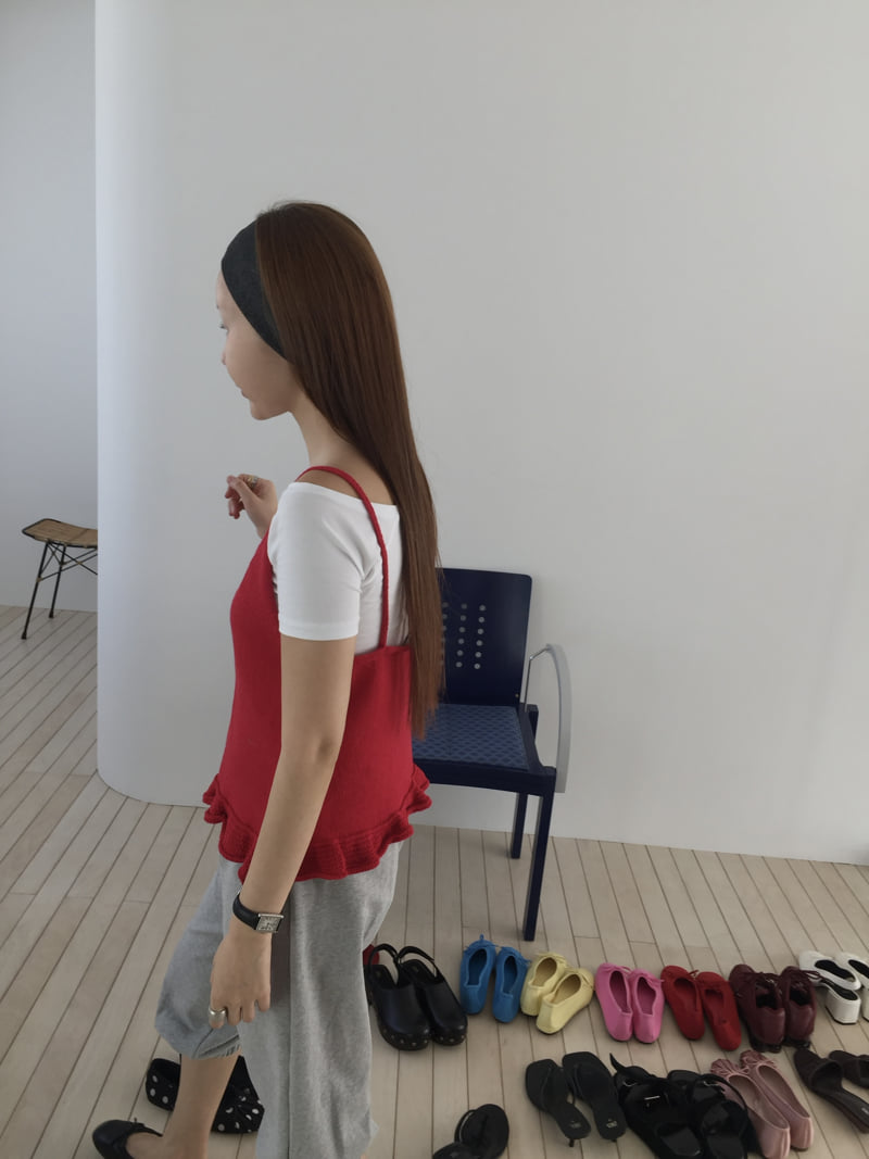 Made - Korean Women Fashion - #vintagekidsstyle - Floppy Sleeveless Top - 4