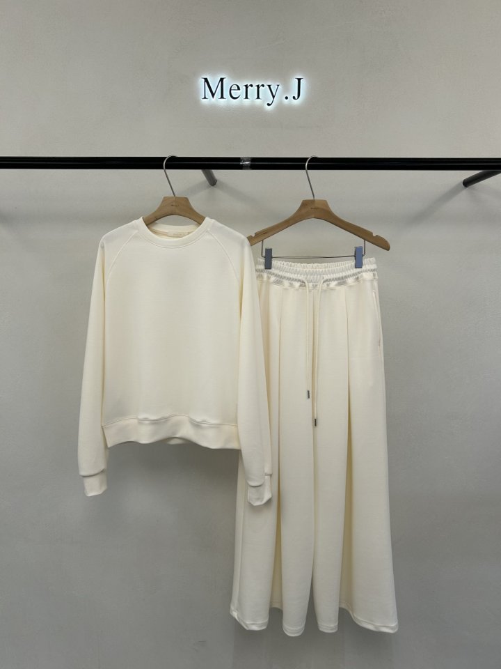 Merry J - Korean Women Fashion - #momslook - Milk Sweatshirt Set - 10