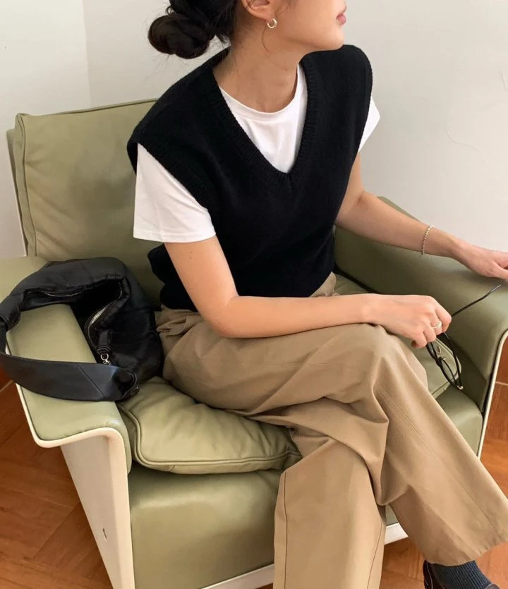 Moani - Korean Women Fashion - #momslook - V-Neck Knit Vest - 2
