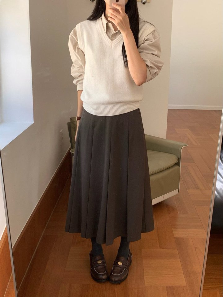 Moani - Korean Women Fashion - #vintagekidsstyle - V-Neck Knit Vest - 11