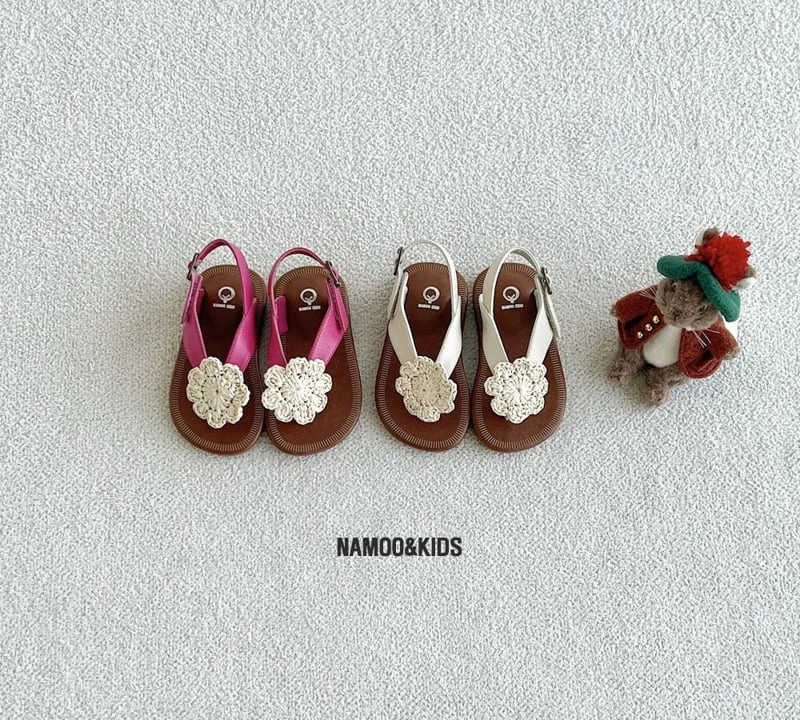Namoo & Kids - Korean Children Fashion - #kidzfashiontrend - Vanilla Flower Flip Flops