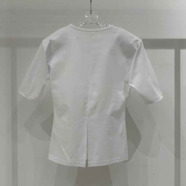 Neroli36 - Korean Women Fashion - #momslook - Back Slit Pad Tee - 3