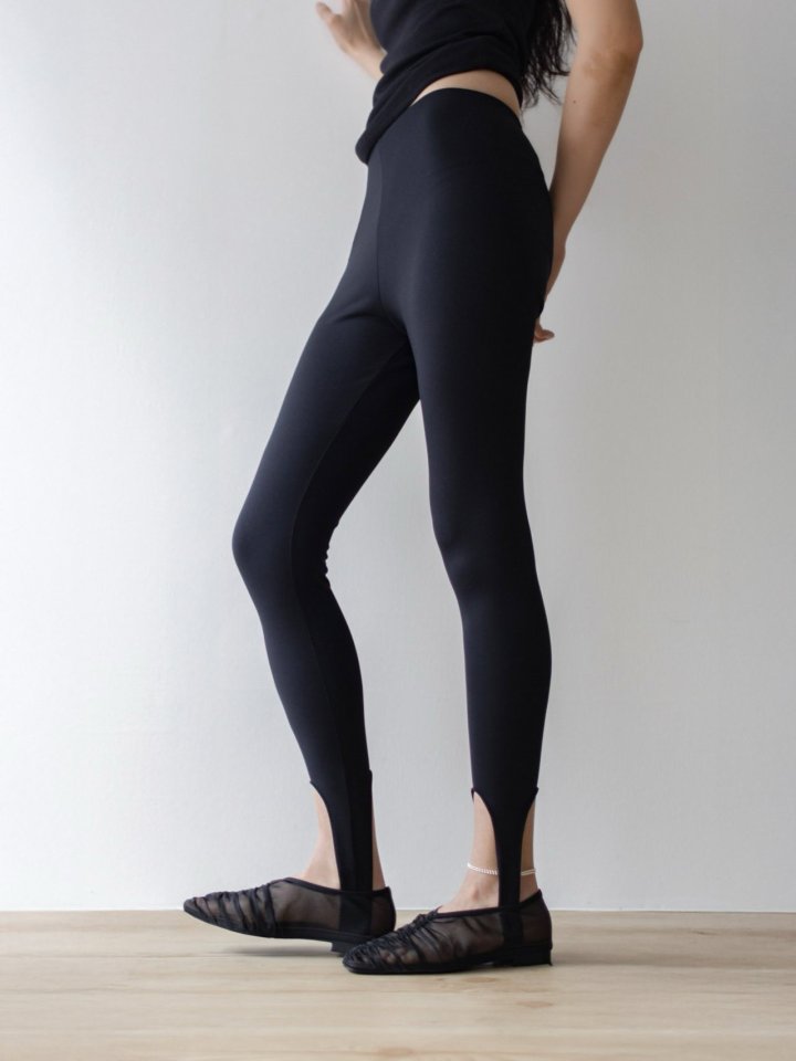 Paper Moon - Korean Women Fashion - #momslook - Stirrup Stretch Leggings - 3