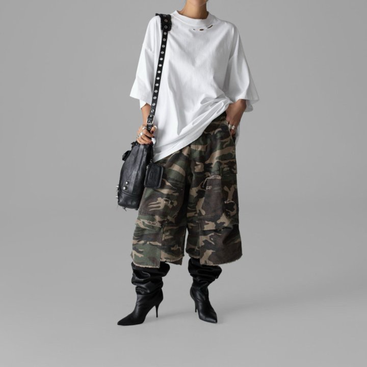 Paper Moon - Korean Women Fashion - #momslook - Oversized Pigment Cutted Detail Tee - 2