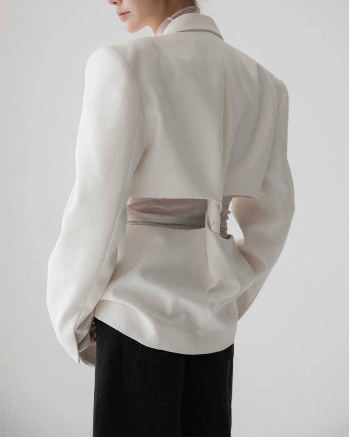Paper Moon - Korean Women Fashion - #romanticstyle - Squared Shoulder Cut Out Waist Detail Minimal Blazer - 3