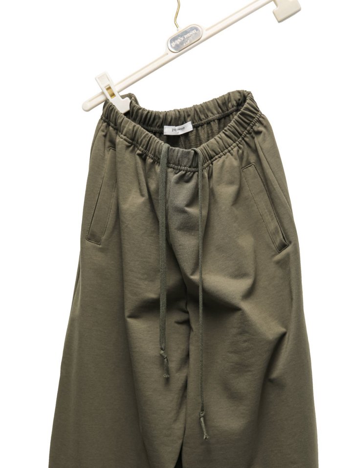 Paper Moon - Korean Women Fashion - #vintageinspired - Curved Balloon Leg Jersey Pants - 11