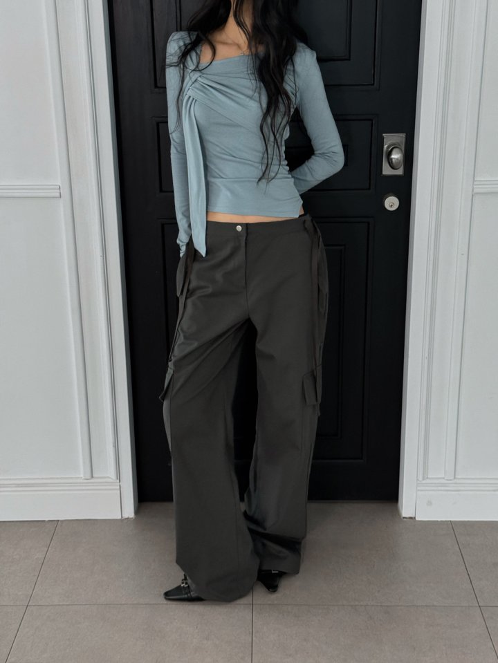 Rare Closet - Korean Women Fashion - #womensfashion - Shirring Asymmetrical Twist Tee - 5