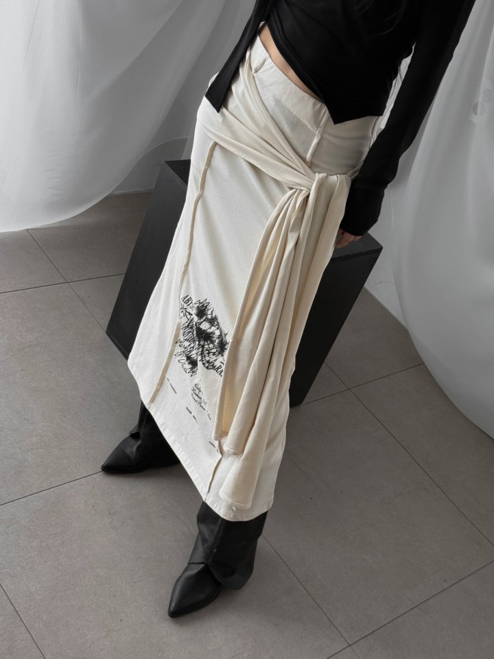 Rare Closet - Korean Women Fashion - #womensfashion - Off Seam Tie Skirt - 3