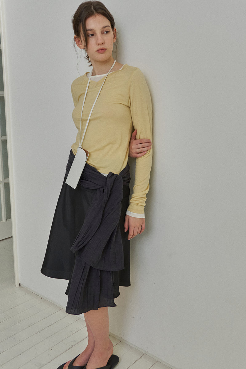Reirai - Korean Women Fashion - #womensfashion - Layered V-Neck Tee - 4