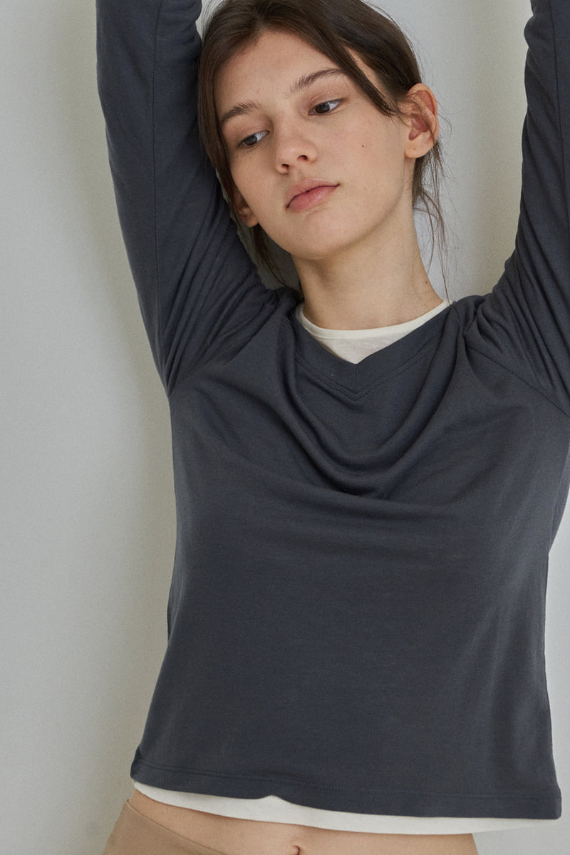 Reirai - Korean Women Fashion - #womensfashion - Layered V-Neck Tee - 9