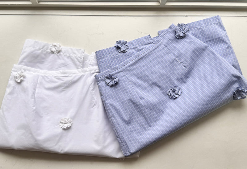Roomk - Korean Women Fashion - #momslook - Flower Skirt - 3