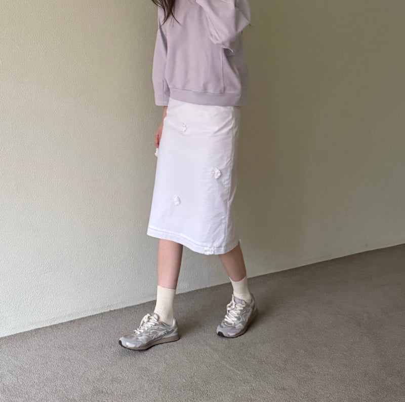 Roomk - Korean Women Fashion - #momslook - Flower Skirt - 9