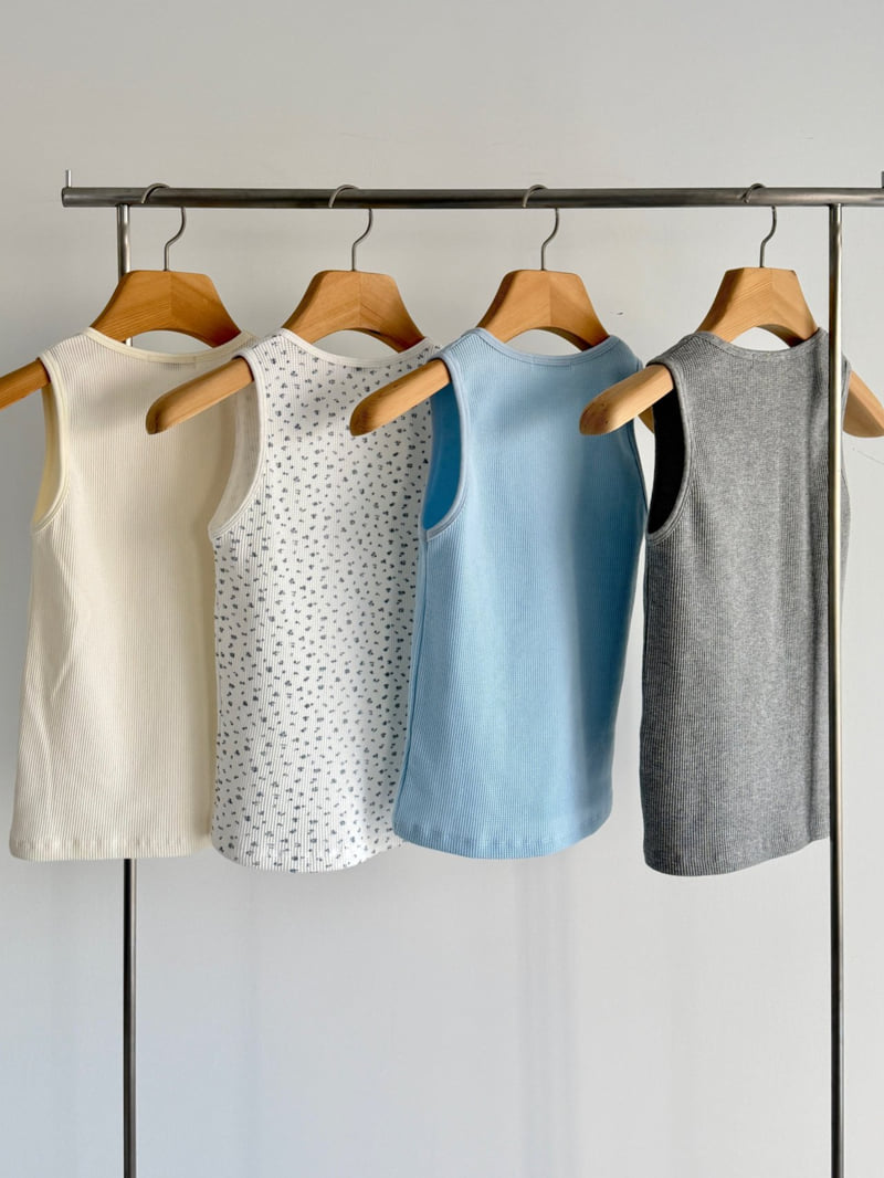 Roomk - Korean Women Fashion - #momslook - Waffle Sleeveless Top - 12