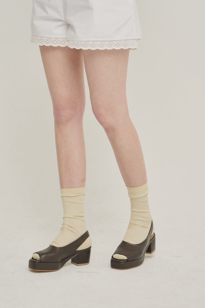 Roomk - Korean Women Fashion - #momslook - Lace Half Pants - 7