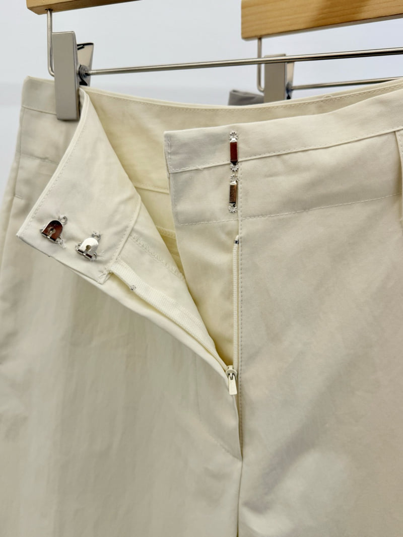 Roomk - Korean Women Fashion - #shopsmall - Curved Pants - 12