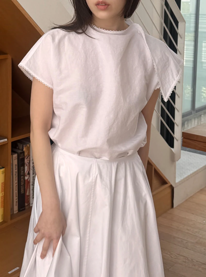Roomk - Korean Women Fashion - #vintagekidsstyle - Unbalance Blouse