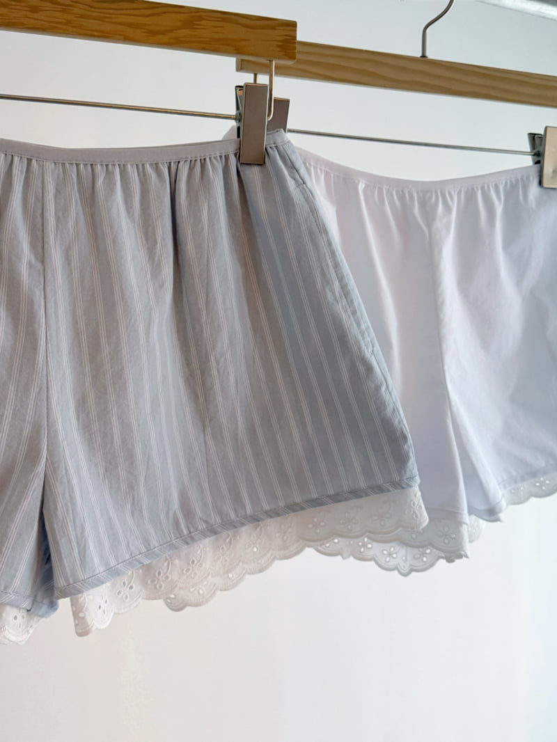 Roomk - Korean Women Fashion - #womensfashion - Lace Half Pants - 10