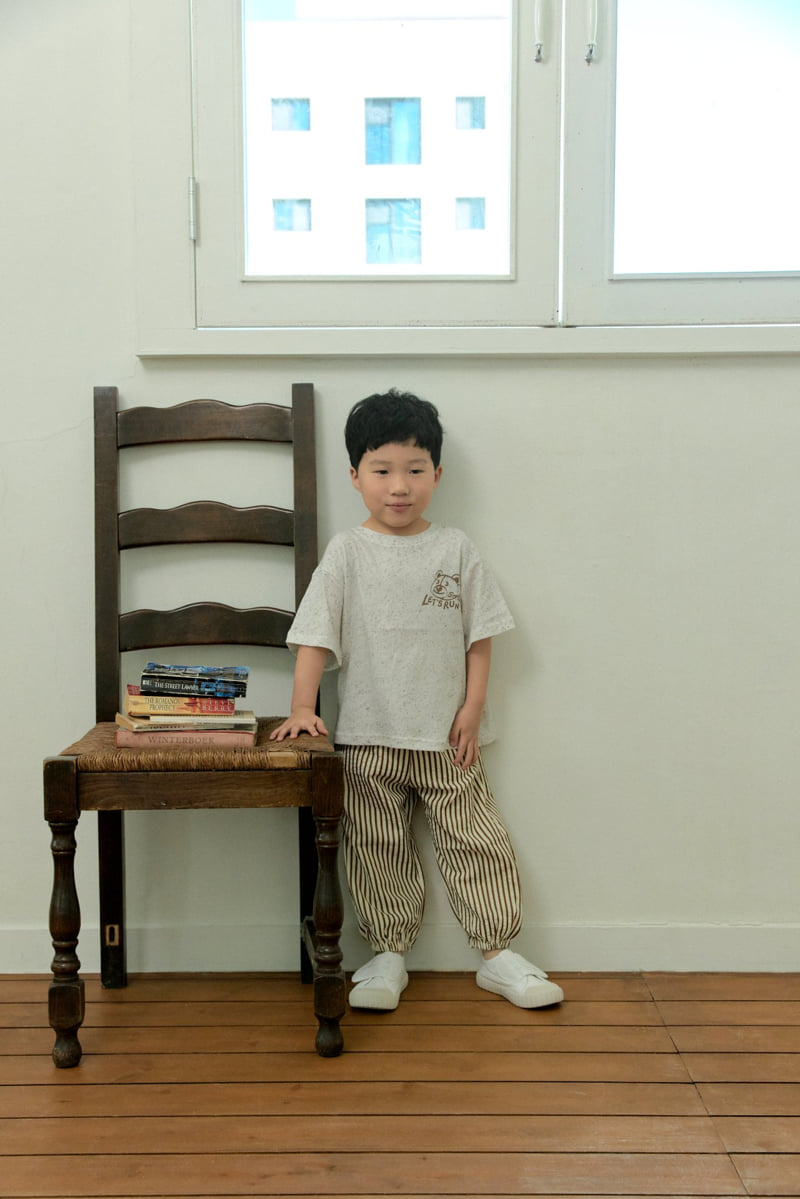 Stella & K - Korean Children Fashion - #kidsshorts - Vertical Stripe Jogger Pants - 2