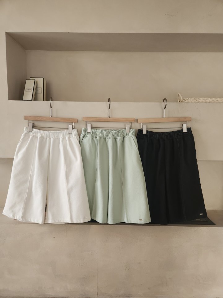 Theres - Korean Women Fashion - #vintageinspired - Bermuda Pants - 3