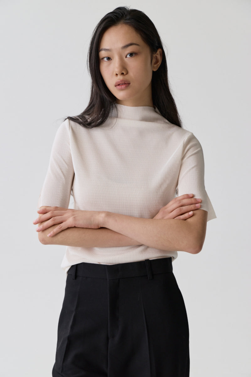 Understanding - Korean Women Fashion - #momslook - Sleeve Slit Pleats Tee - 4