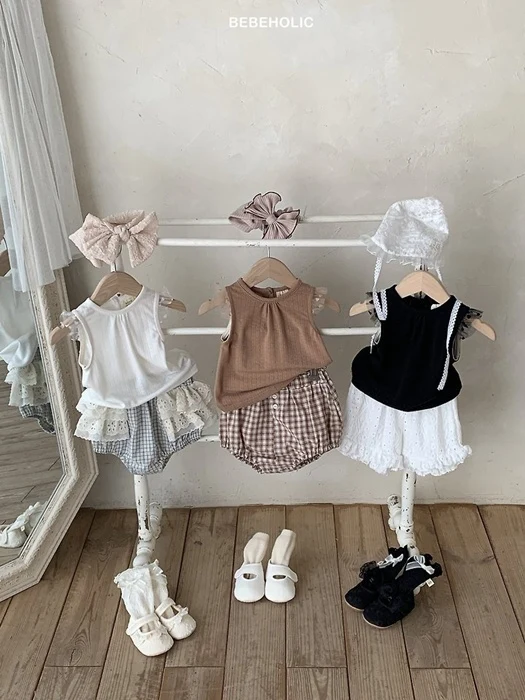 Tenia Eyelet Tee