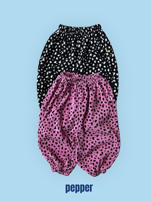 Black Pink Pleats Jogger Pants Black Pink Pleats Jogger Pants