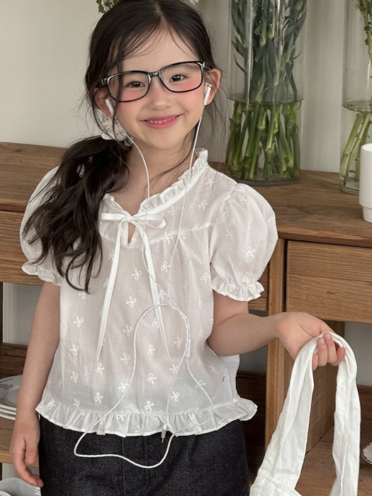 Rosy Embroidery Blouse Rosy Embroidery Blouse