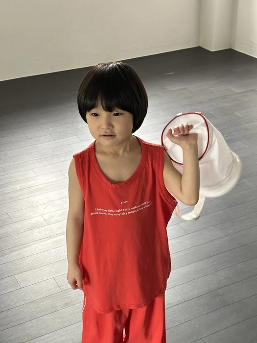 Lettering Sleeveless Lettering Sleeveless