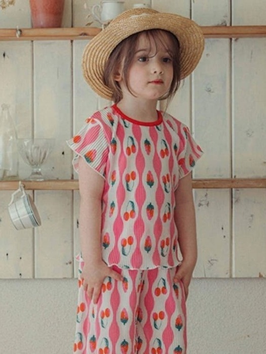 Strawberry Shirring Tee Strawberry Shirring Tee