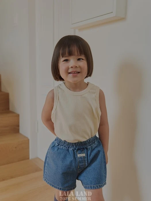 26 Ribbed Sleeveless Tee