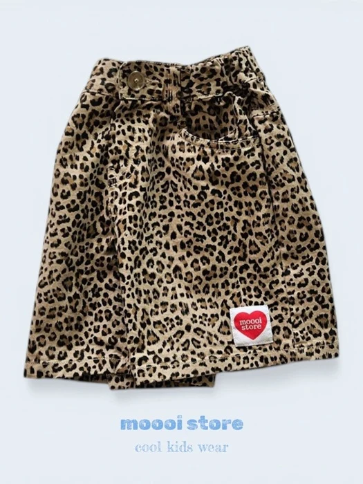 Leo Shorts