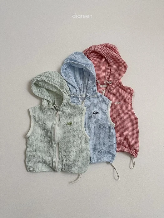 Milky Hooded Vest