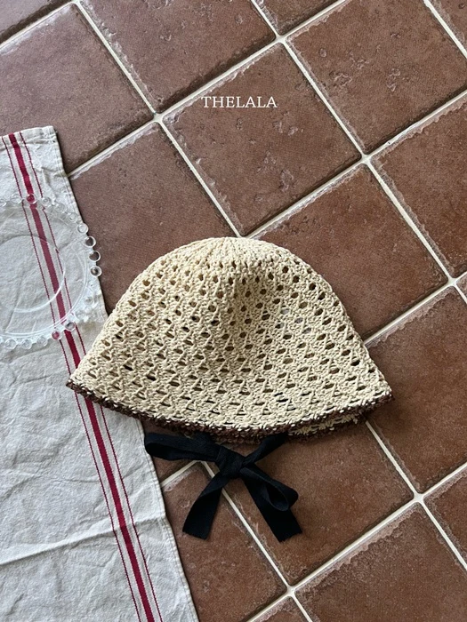 Line Strap Bonnet