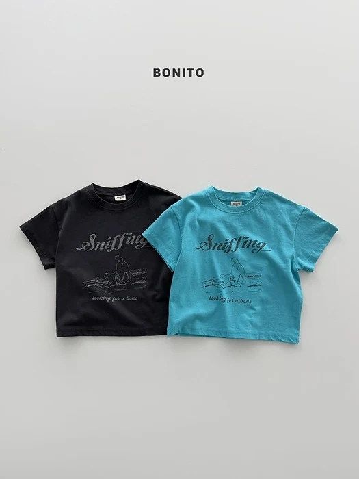 Sniffing Tee Sniffing Tee