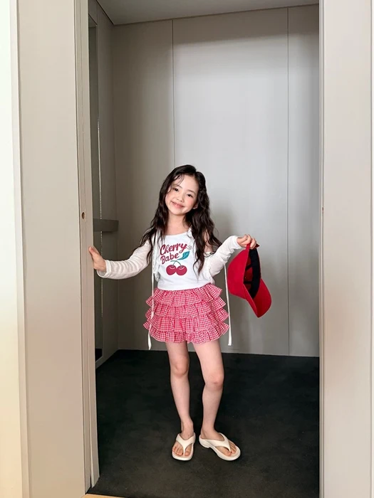 Cherry Sleeveless