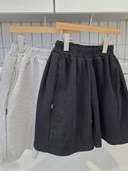 Label Loose Pants