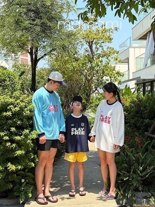 Play Rashguard (with Mom)