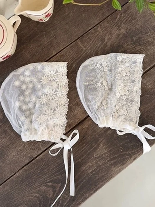 Lace Bonnet