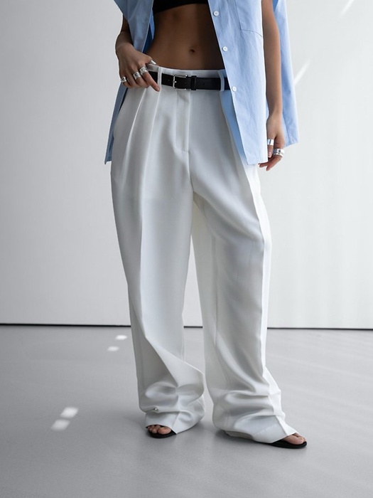 Twill Texture Low Waisted Double Pleats Wide Trousers Twill Texture Low Waisted Double Pleats Wide Trousers