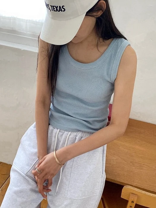 Cropped Sleeveless Tee