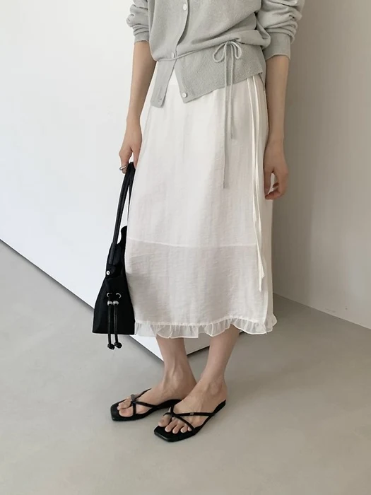 Sand Frill Slit Skirt